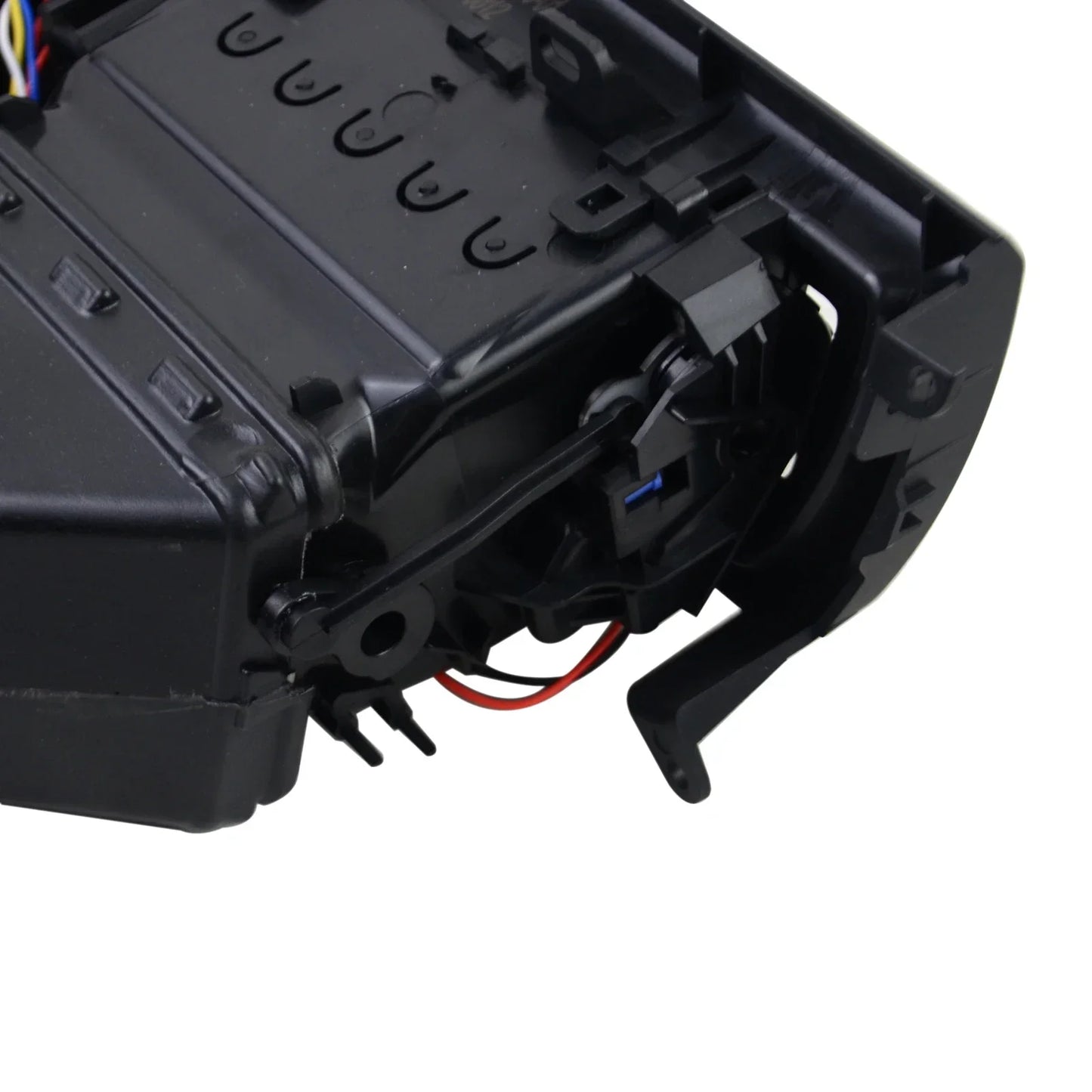 Czarny plastikowy tylny panel kratki nawiewu klimatyzacji bmw seria 5 f10 f11 z widocznym okablowaniem 64229209136