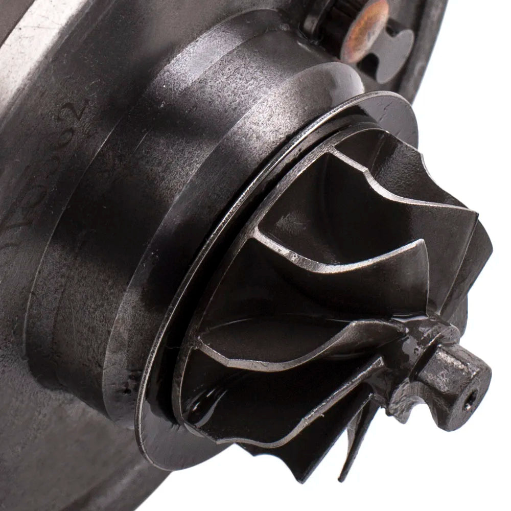 Czarna metaliczna turbina turbosprężarki z łożyskiem ślizgowym do opel astra h 1.3cdti 66kw 90hp