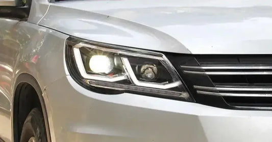 Reflektory Przednie LED Projektor Lampy do Volkswagen Tiguan 2007–2012 – DRL + Kierunek