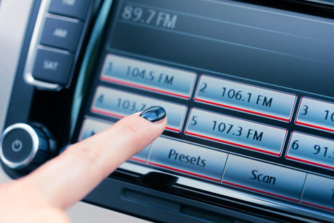 Jak znaleźć odpowiednie radio do swojego samochodu?