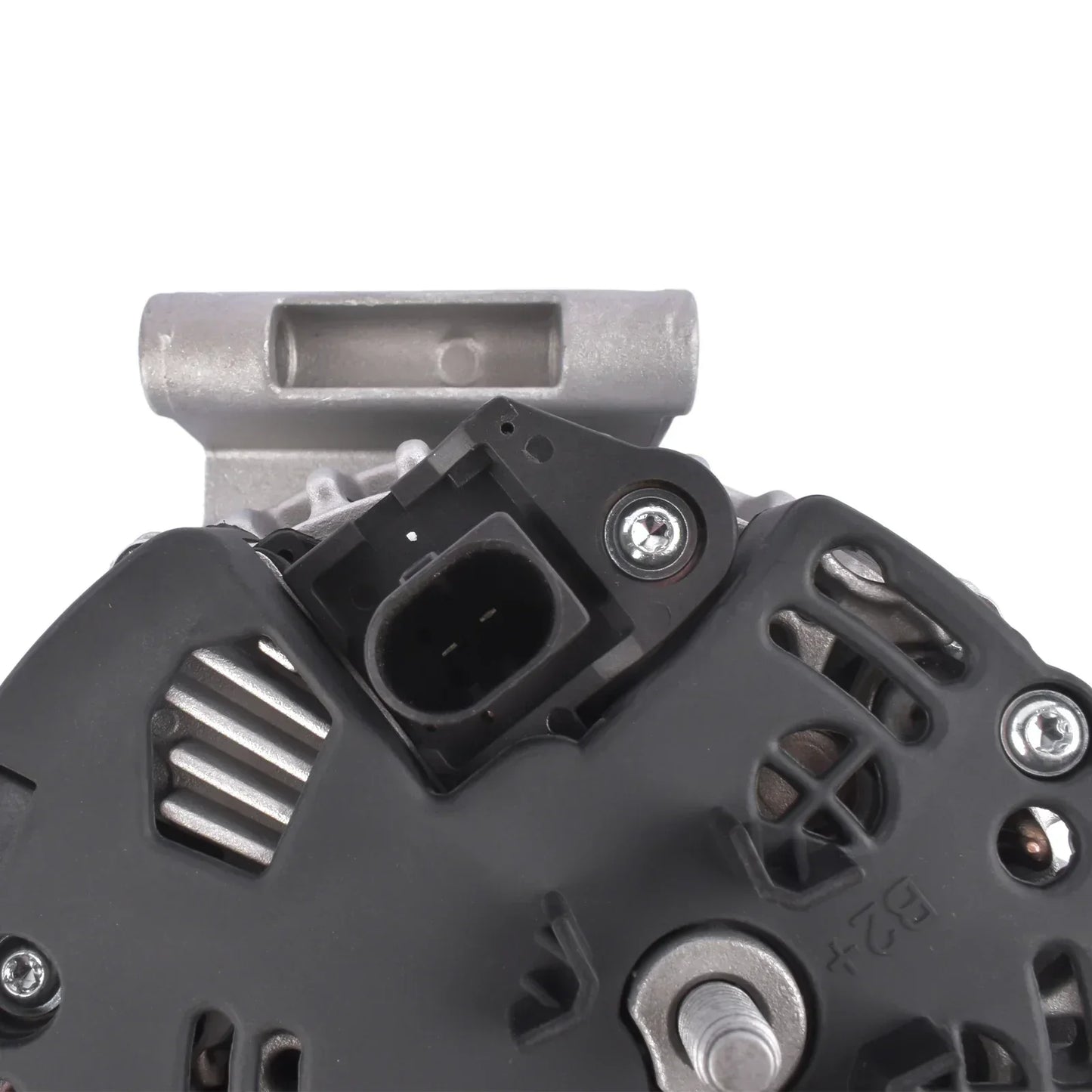 Czarny plastikowo-metalowy alternator z srebrnym wspornikiem montażowym kołem rozłączającym ccw do volvo s60