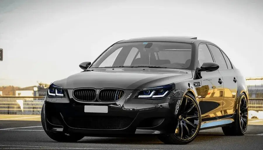 Lampy przednie do BMW E60 2003-2009 523i 530i - Reflektory LED z oczami anioła, światłami do jazdy dziennej (DRL), HID Bi-Xenon - Multigenus