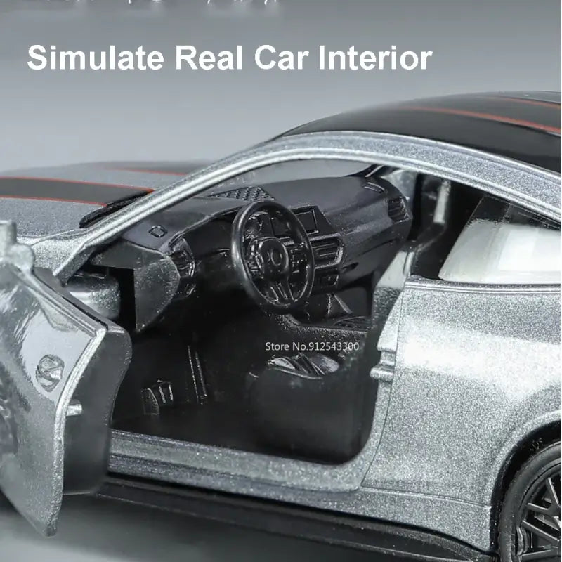 BMW M4 CSL 1/36 – Metalowy Model Z Otwieranymi Drzwiami