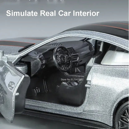 BMW M4 CSL 1/36 – Metalowy Model Z Otwieranymi Drzwiami