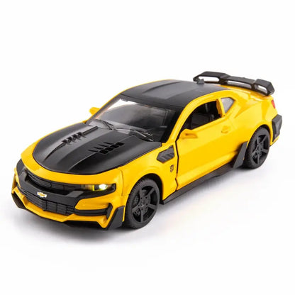 Chevrolet Camaro 1:32 – Metalowy Model z Otwieranymi Drzwiami i Efektami Dźwiękowymi - Żółty