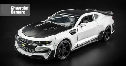 Chevrolet Camaro 1:32 – Metalowy Model z Otwieranymi Drzwiami i Efektami Dźwiękowymi