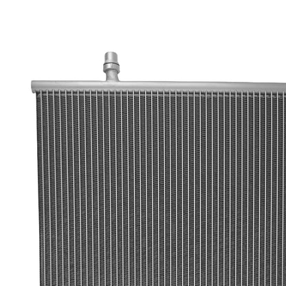 Silverowa chłodnica downflow z aluminium z żebrowaniem do mercedes c300 w205 2.0l 2015 2016