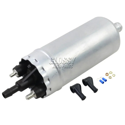 Srebrna metaliczna elektryczna pompa paliwa 12v z czarnymi plastikowymi elementami i metalowymi złączami do transporter iii part number 0580464070