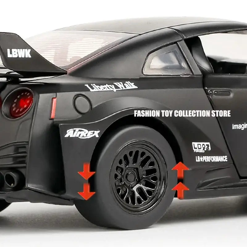 GTR-CSR2 Fast & Furious 1:32 – Metalowy Model Samochodu z Efektami Dźwiękowymi i Świetlnymi - Czarny bez pudełka