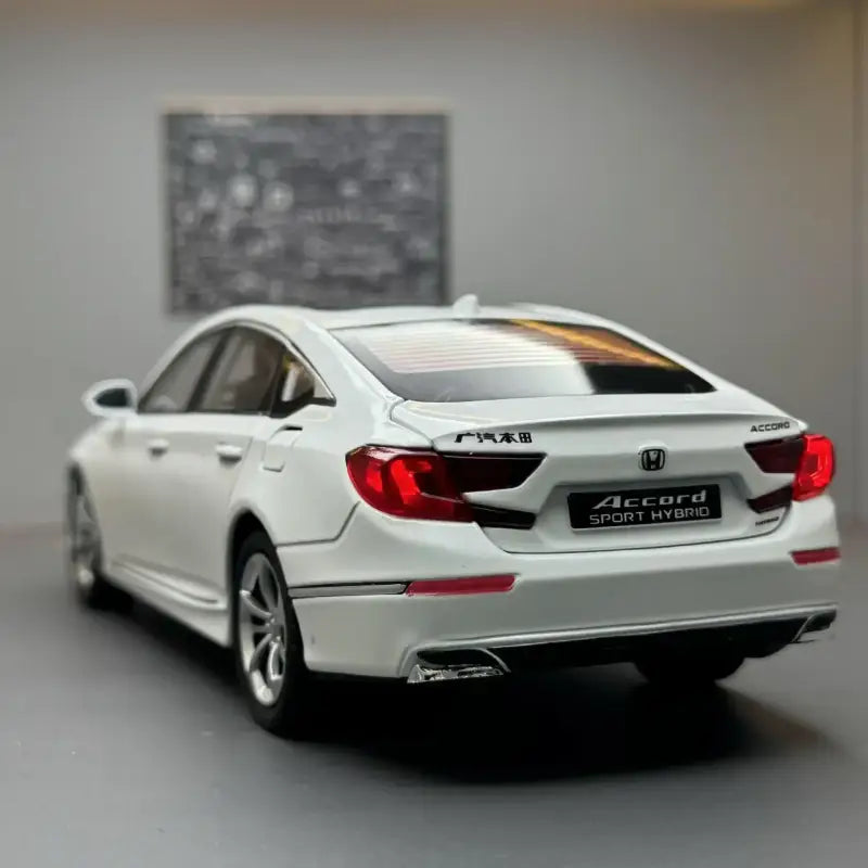 Honda Accord 1:24 Model Metalowy z Dźwiękiem i Światłem