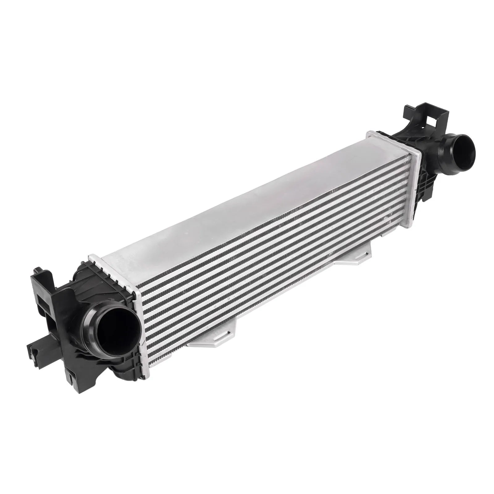 Srebrny aluminiowy intercooler ap03 turbo do saloon bmw f90 g30 z czarnymi plastikowymi mocowaniami