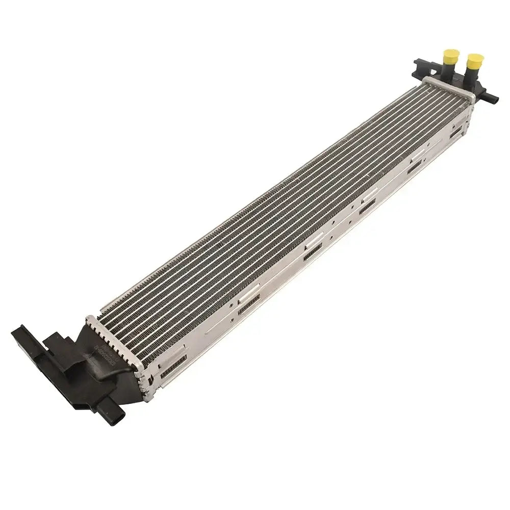 Srebrny aluminiowy intercooler radiator z czarnymi plastikowymi kapturkami i żółtymi końcówkami do audi a1 tdi diesel 6c0121253b 6r0145805e 6r0145805h