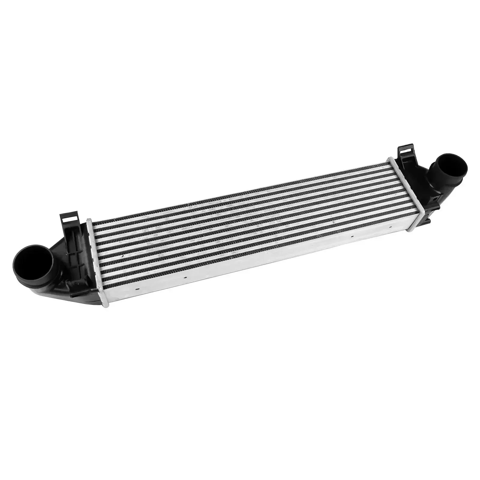 Srebrny intercooler do land rover freelander 2 2.2 td4 z czarnymi plastikowymi zaślepkami i mocowaniami