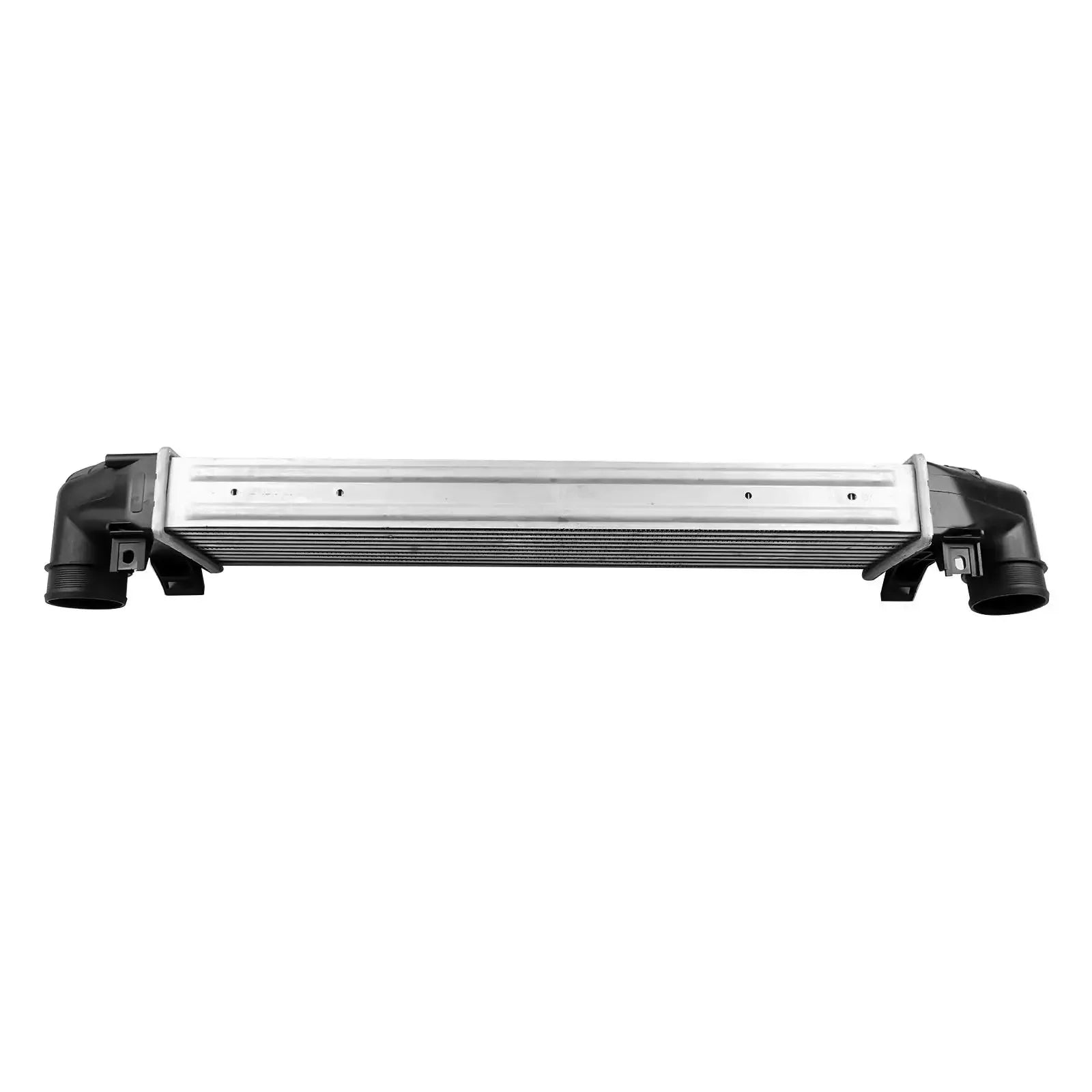 Srebrny aluminiowy intercooler do land rover freelander 2 2.2 td4 z czarnymi plastikowymi mocowaniami i uchwytami