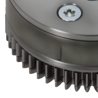 Szare metaliczne koło zębate rozrządu z centralną śrubą do camshaft adjuster mercedesa gla45 x156 v8 2019
