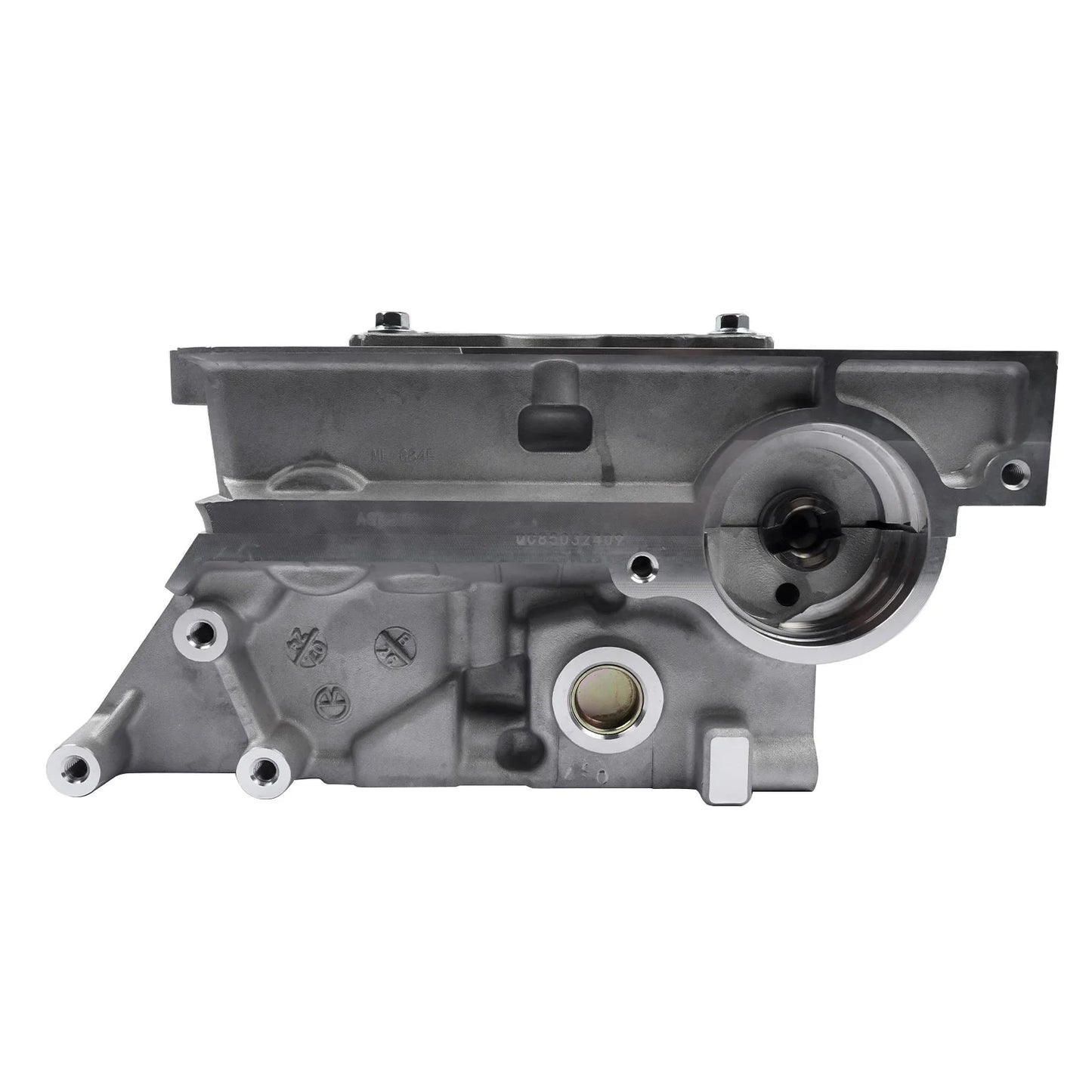 Szary metalowy blok silnika z obrabianymi powierzchniami i otworami na śruby full cylinder head rmfb3q6c032aa oe number