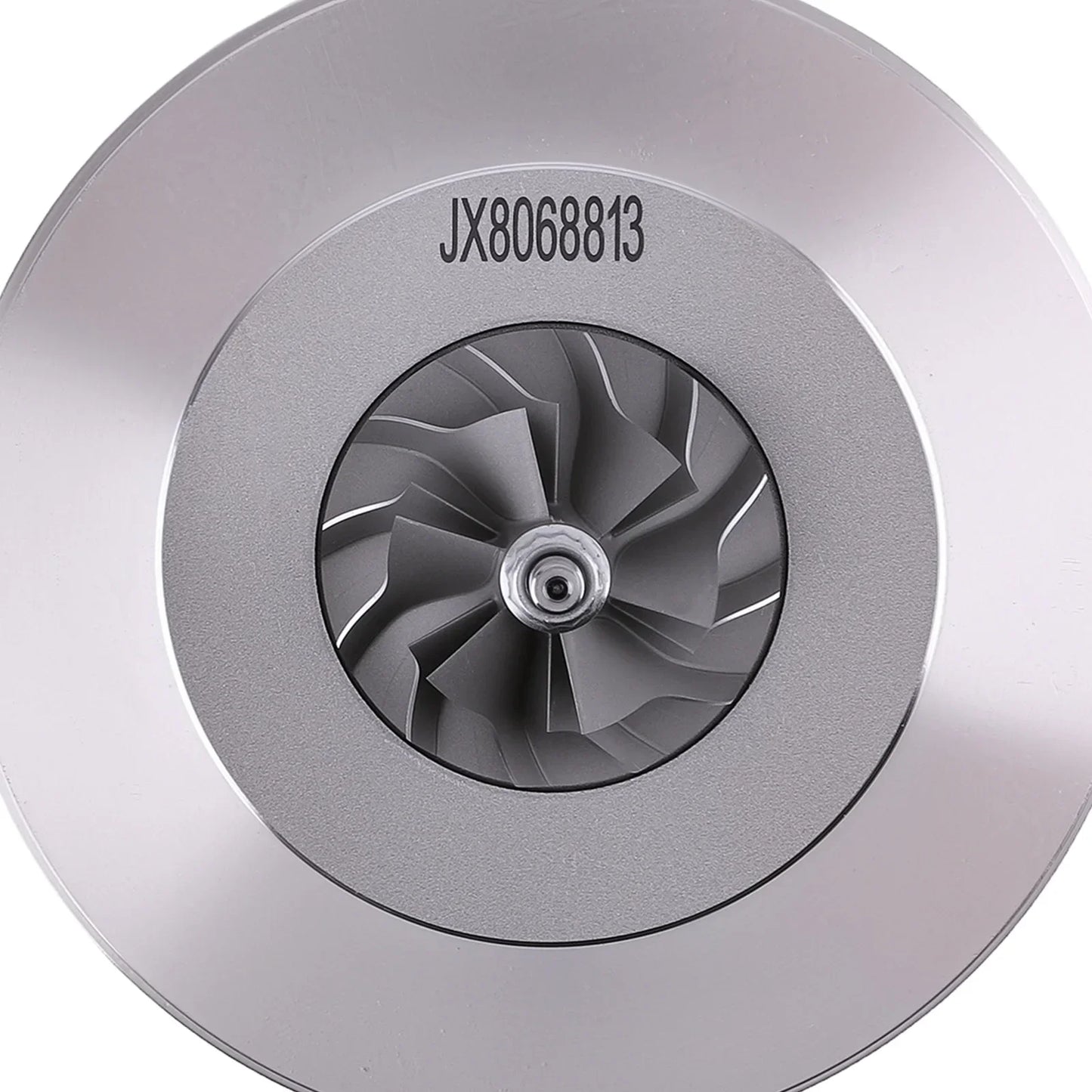 Srebrny turbo korpus chra gt1544v z centralnym wirnikiem i numerem jx8068813 do ford focus 1,6 tdci