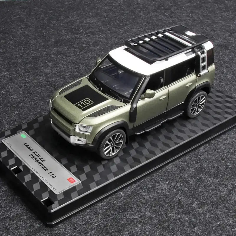 Land Rover Defender 110 1/32 Metalowy Model z Efektami Dźwiękowymi i Świetlnymi