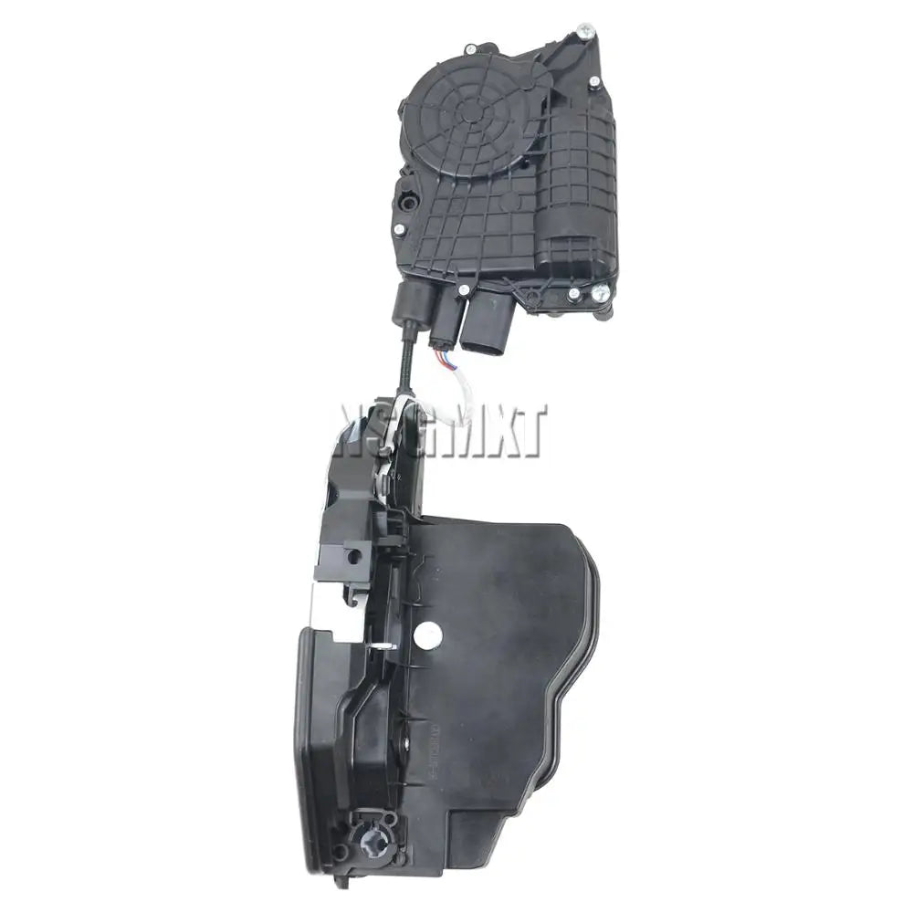Czarny plastikowy siłownik blokady drzwi bmw e70 e71 x5 x6 2008-2014 z funkcją soft close i silnikiem
