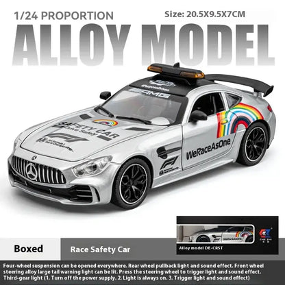 AMG F1 Safety Car 1:24 – Metalowy Model z Oświetleniem - Srebrny z pudełkiem