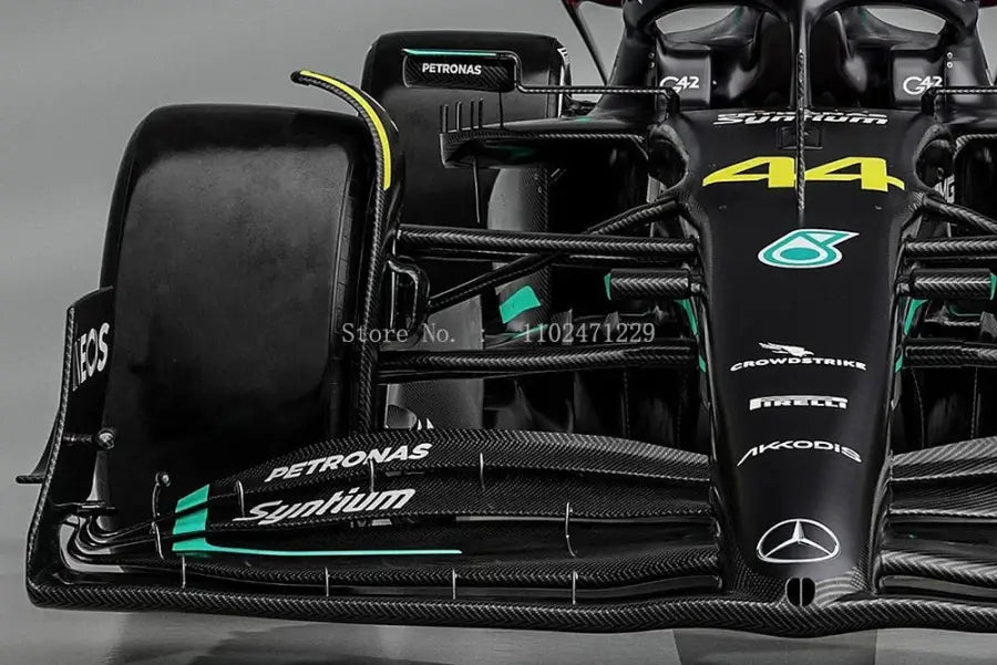 Mercedes-AMG W14 2023 1:24 Metalowy Model Wyścigowy Hamilton Russell