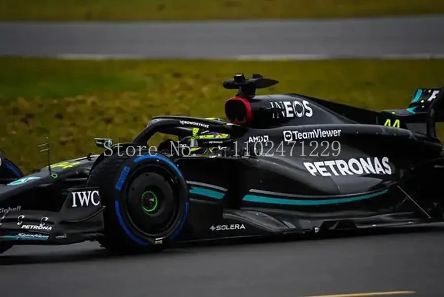 1:43 Mercedes-AMG W14 2023 Metalowy Model F1 Hamilton Russell