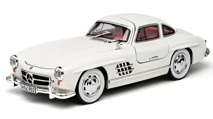 Mercedes-Benz 300SL 1:24 – Klasyczny Model Metalowy do Kolekcji - Biały z pudełkiem