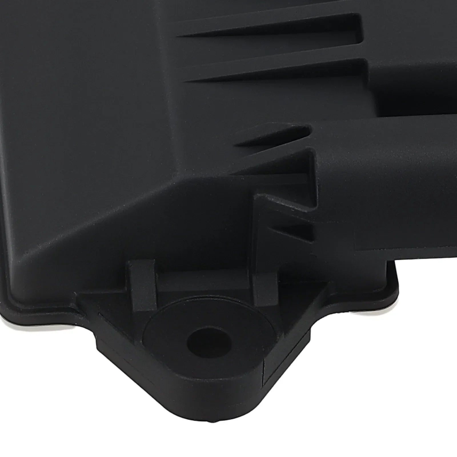 Czarny plastikowy karter oleju z żłobieniami i okrągłym otworem montażowym do modułu sterowania mercedes-benz sprinter base standard