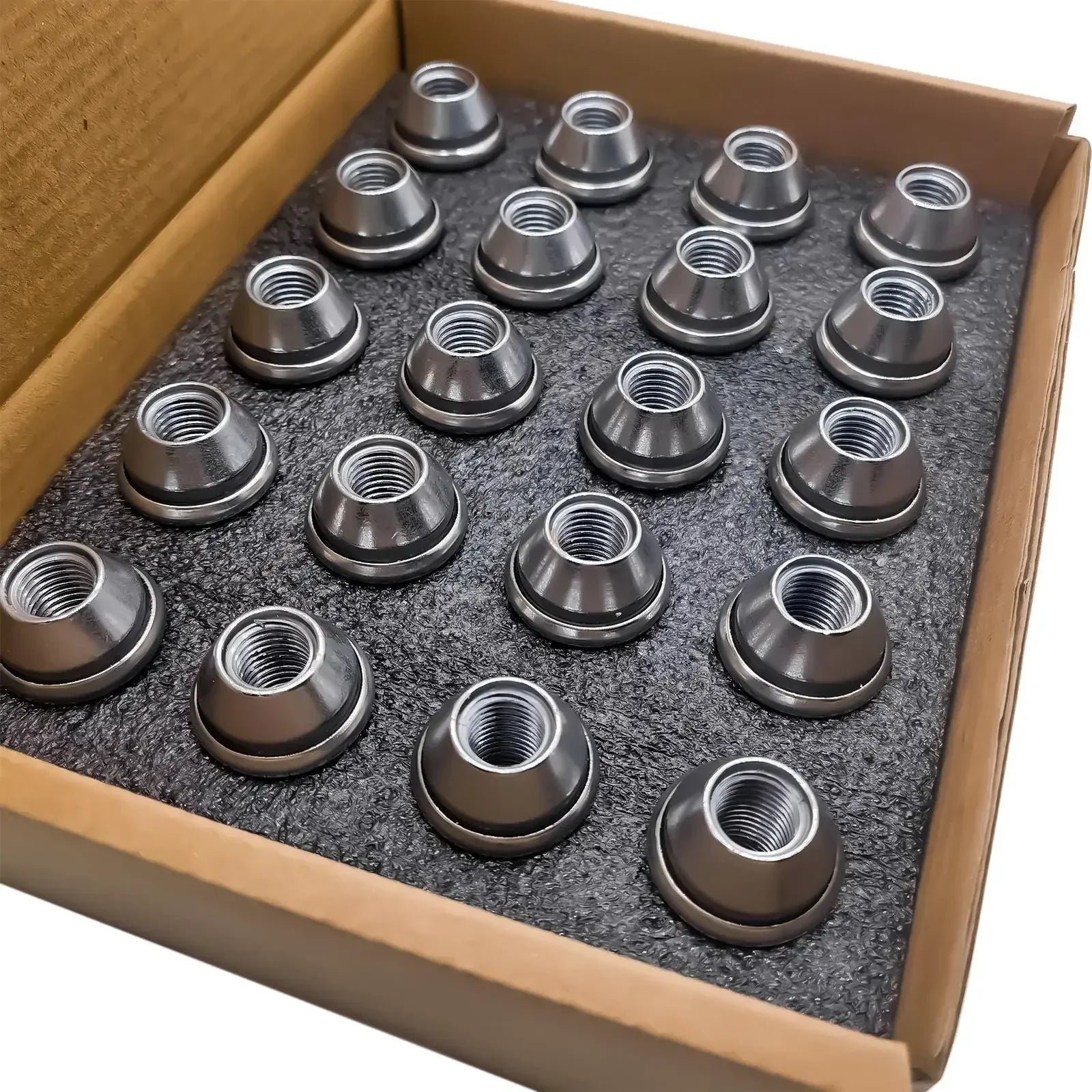 Zestaw szesnastu szczotkowanych stalowych nakrętek m12x1,5 conical do ford focus mondeo 19mm klucz
