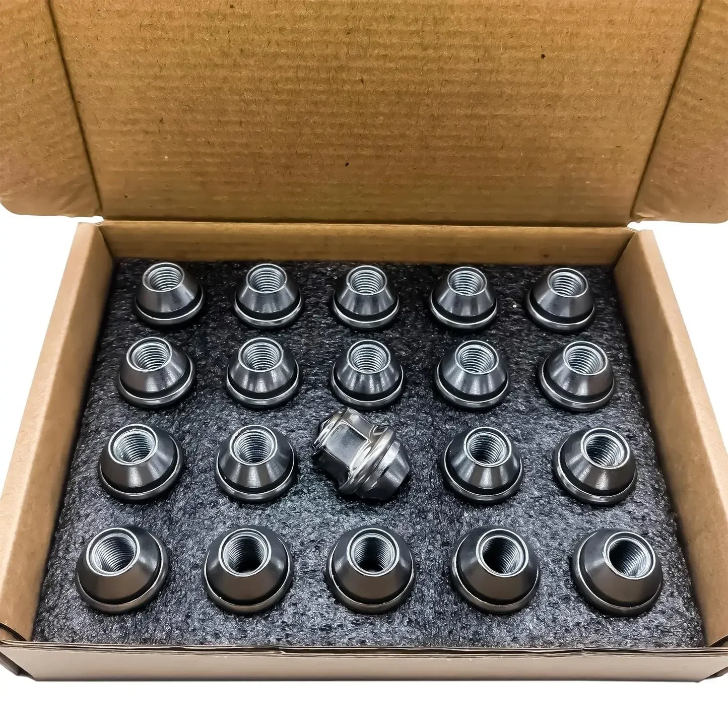 Zestaw szesnastu czarnych chromowanych nakrętek kół m12x1,5 stalowych 19mm do ford focus mondeo w kartonie