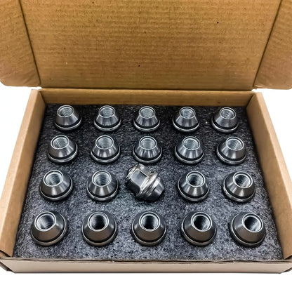 Zestaw szesnastu czarnych chromowanych nakrętek kół m12x1,5 stalowych 19mm do ford focus mondeo w kartonie