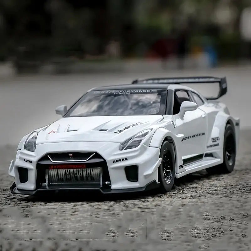 GTR CSR2 1:32 – Metalowy Model Samochodu Zabawka Edukacyjna i Kolekcjonerska dla Dzieci