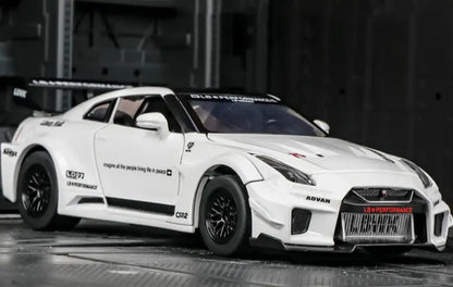 GTR CSR2 1:32 – Metalowy Model Samochodu Zabawka Edukacyjna i Kolekcjonerska dla Dzieci