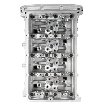 Srebrna aluminiowa głowica cylindrowa do peugeot boxer 2.2 hdi i ford transit 2.2 fwd z czterema cylindrami