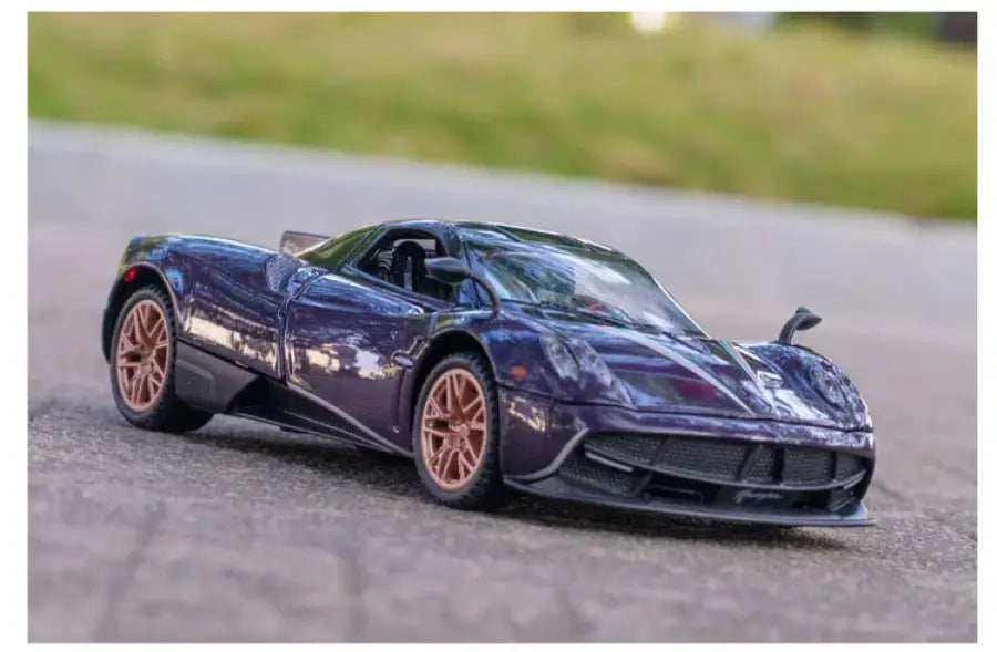 Huayra Dinastia 1:32 – Metalowy Model Samochodu Wyścigowego z Efektami Dźwiękowymi i Świetlnymi Zabawka Kolekcjonerska