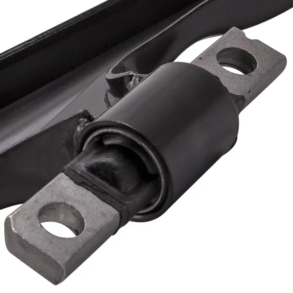 Czarny gumowo-metalowy przedni dolny wahacz do zawieszenia nissan qashqai x-trail z kwadratowymi mocowaniami