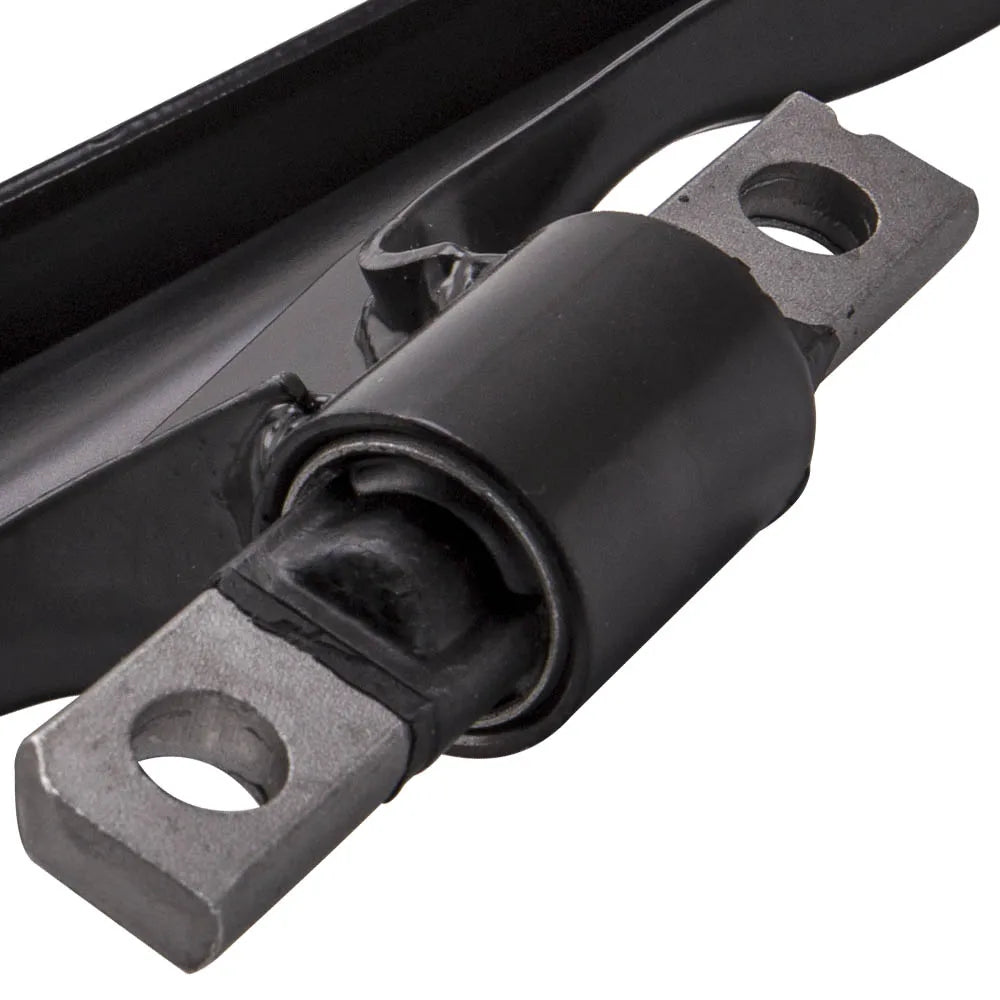 Czarny gumowo-metalowy przedni dolny wahacz do zawieszenia nissan qashqai x-trail z kwadratowymi mocowaniami