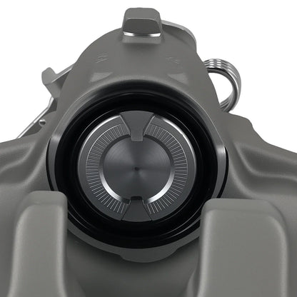 Szary metaliczny respirator z okrągłym filtrem z szczotkowanego metalu i czarną uszczelką z gumy dla vauxhall insignia tylna prawa zacisk hamulcowy