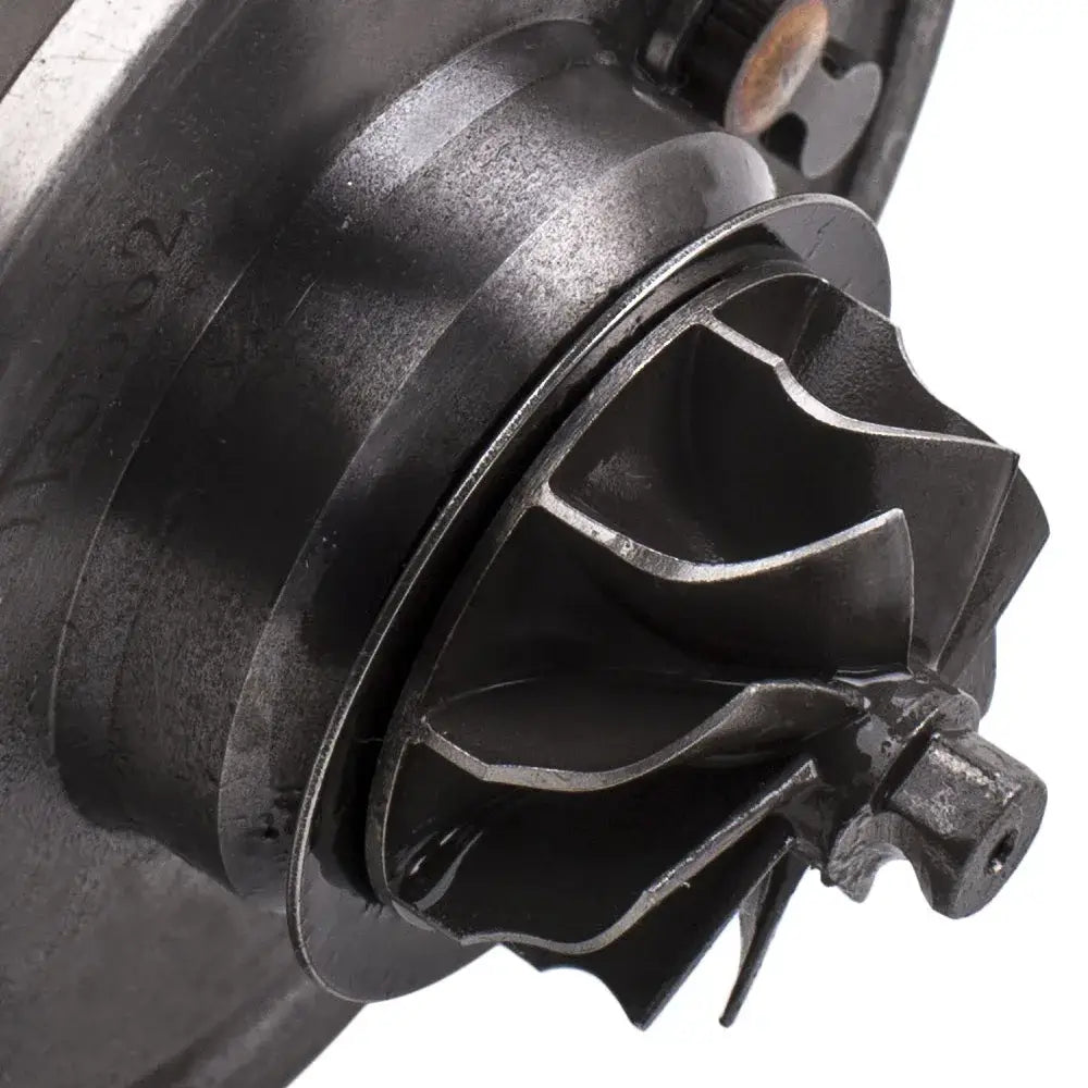 Czarna metaliczna turbina turbosprężarki z łożyskiem ślizgowym do opel astra h 1.3cdti 66kw 90hp