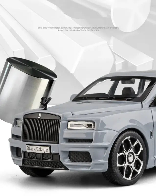 Rolls-Royce Cullinan SUV 1:32 – Metalowy Model Z Efektami Świetlnymi i Dźwiękowymi - Czarny bez pudełka