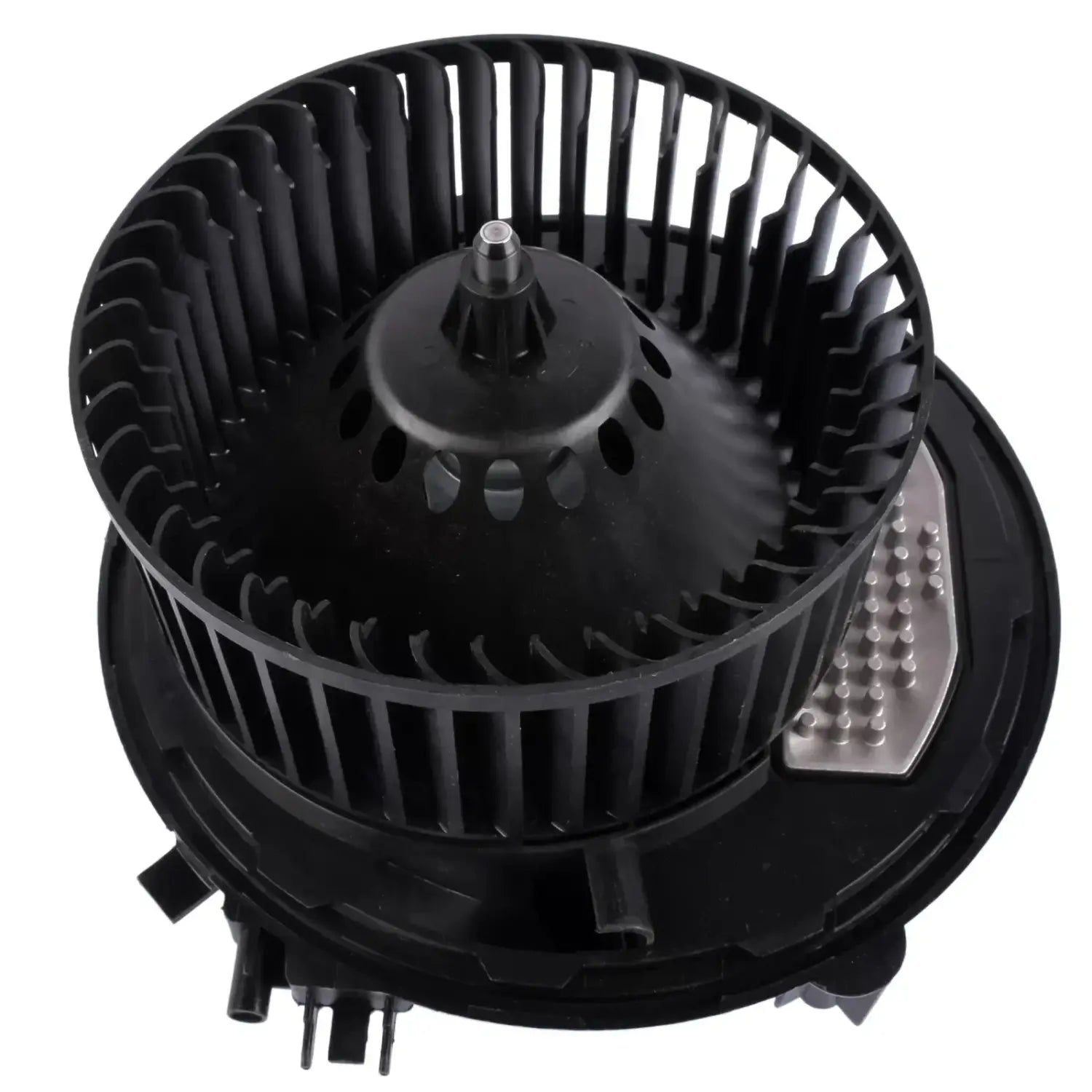 Czarny plastikowy wentylator nawiewu samochodowego z metalową płytą chłodzącą do seat leon golf vii skoda octavia iii
