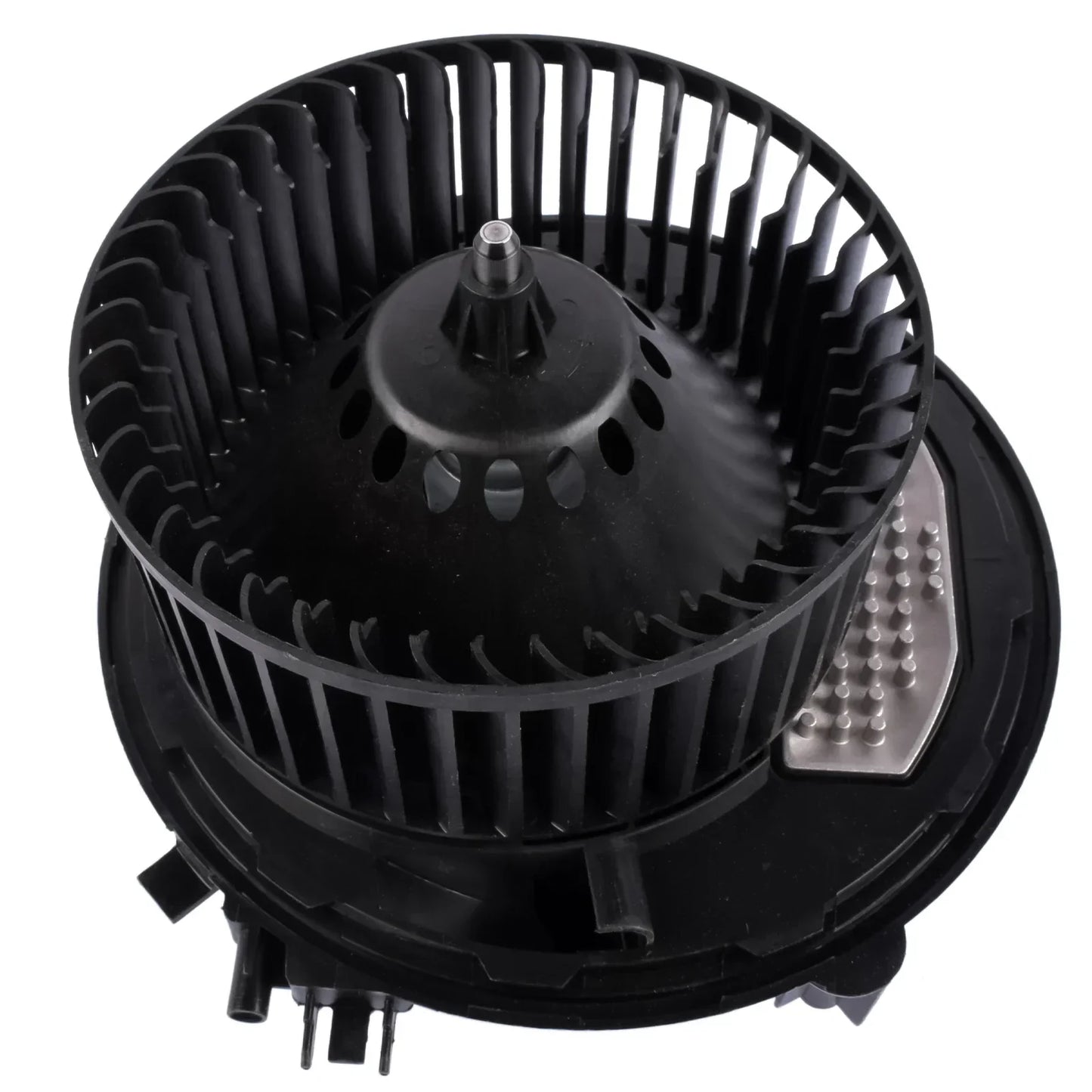 Czarny plastikowy wentylator nawiewu samochodowego z metalową płytą chłodzącą do seat leon golf vii skoda octavia iii