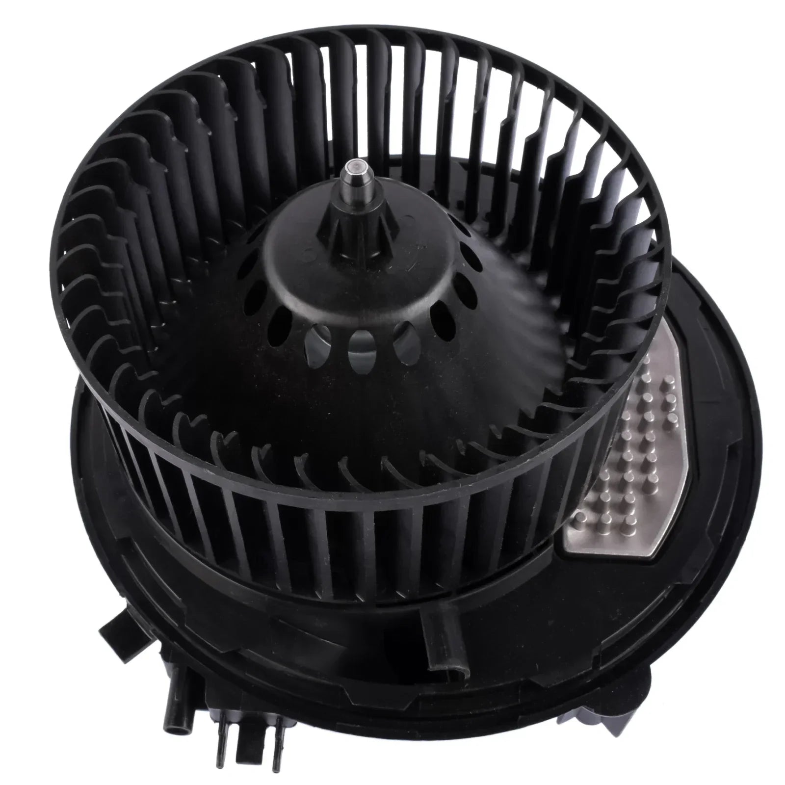 Czarny plastikowy wentylator nawiewu samochodowego z metalową płytą chłodzącą do seat leon golf vii skoda octavia iii
