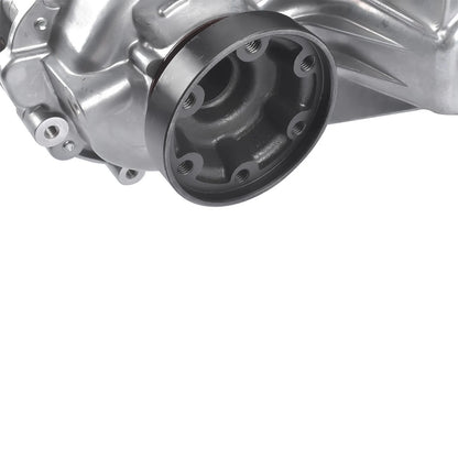 Srebrny metaliczny element skrzyni transferowej z kołnierzem i gwintowanymi otworami do jeep grand cherokee srt8