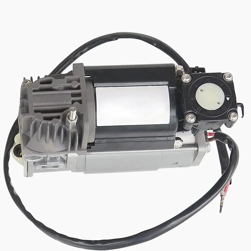 Czarno-szara sprężarka zawieszenia powietrznego do bmw x5 e53 i range rover mk3 l322 z nawiniętym kablem zasilającym