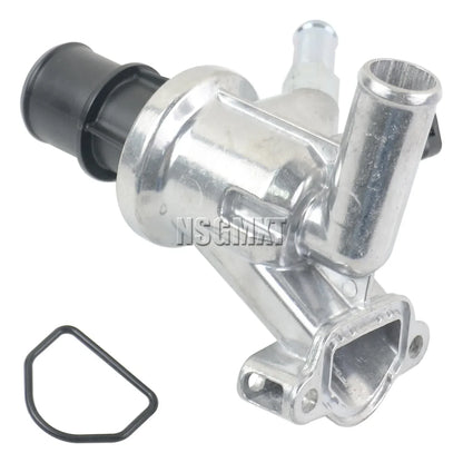 Srebrna aluminiowa obudowa termostatu ap01 z czarnymi plastikowymi złączami i czarną gumową uszczelką do dodge nitro 2.8 crd turbo diesel