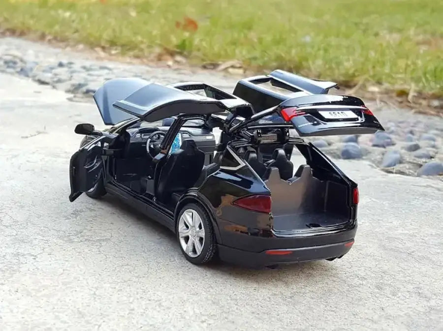 Tesla Cybertruck 1:24 – Metalowy Model Pickup Off-road z Efektami Dźwiękowymi i Świetlnymi