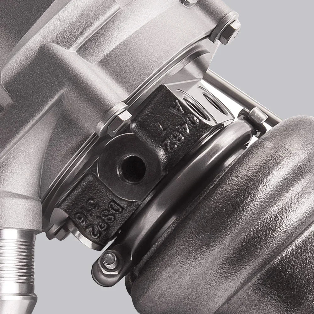 Srebrny metaliczny turbo k03 z czarnym żeliwnym uchwytem montażowym i grawerowanymi specyfikacjami ep6cdt
