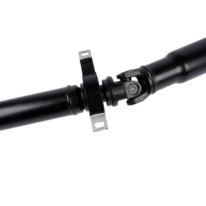 Czarny zespół wału napędowego tylnego do bmw e46 z metalowym przegubem u i uchwytem montażowym długość 1412 mm