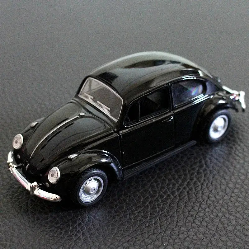 Volkswagen Beetle 1:36 – Metalowy Model Samochodu z Otwieranymi Drzwiami i Mechanizmem Cofania - Czarny